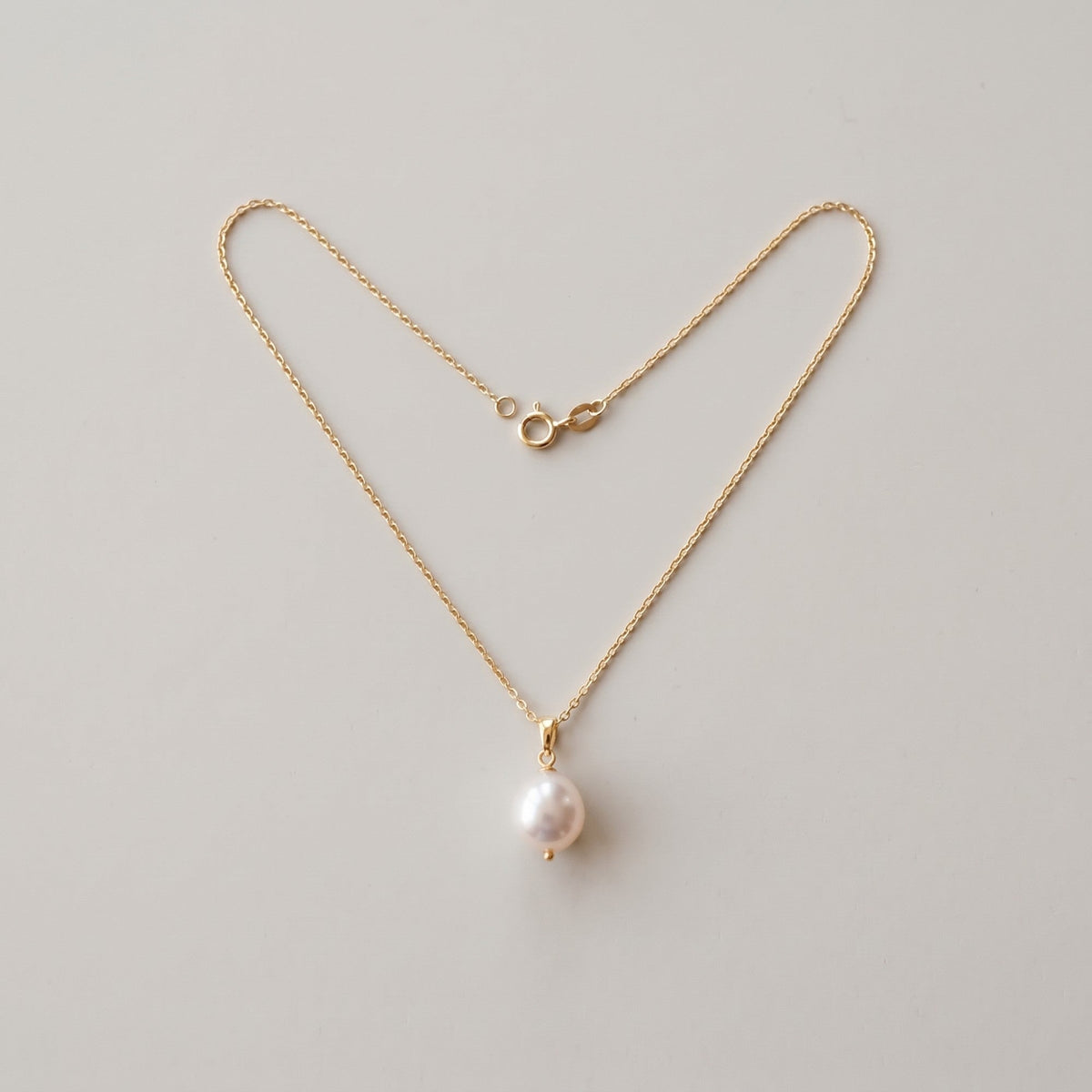 Pearl Drop necklace in 14k solid gold