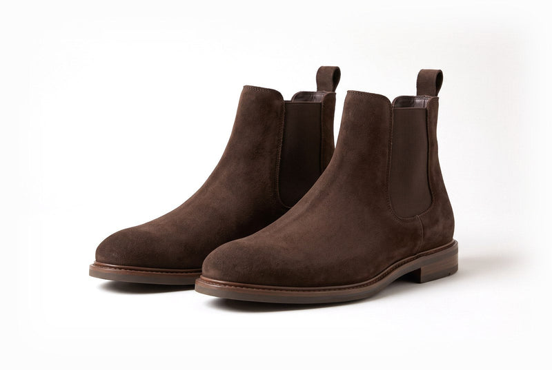 Chelsea boots in brown suede